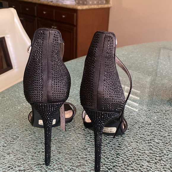 Shoes - Picture 2 of 4